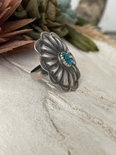 Load image into Gallery viewer, Turquoise Stone Concho